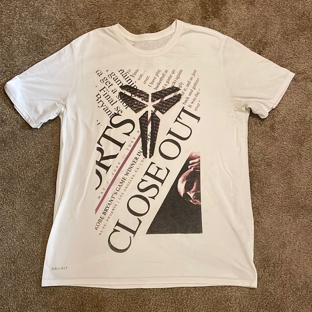 Nike dri-fit Kobe Bryant Newspaper t-shirt Size Large Rare!